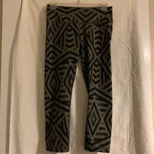 Lululemon 'Chevron Shuffle Fatigue' cropped Wunder Under leggings